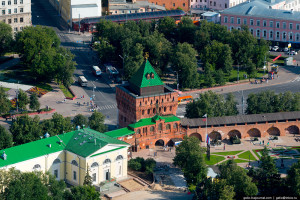 Дмитриевская башня — главная башня и главные ворота Нижегородского кремля. Является неофициальным символом Нижнего Новгорода