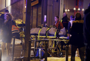 В Париже совершены шесть терактов одновременно -5